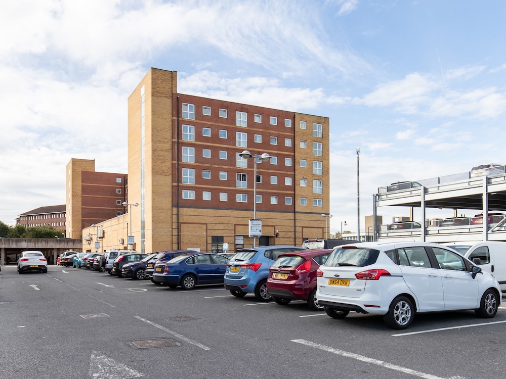 2 Bedroom Apartment Edinburgh Gate Harlow