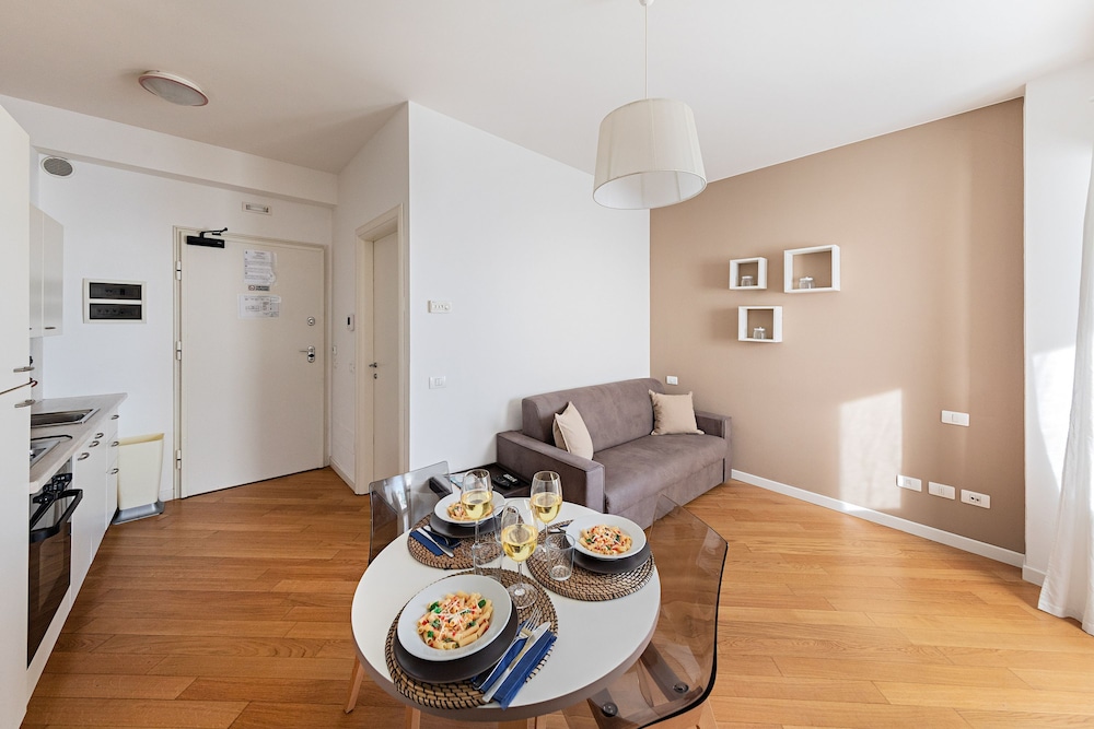 Residenza Miralago - 16 Domitilla - Locazione BK