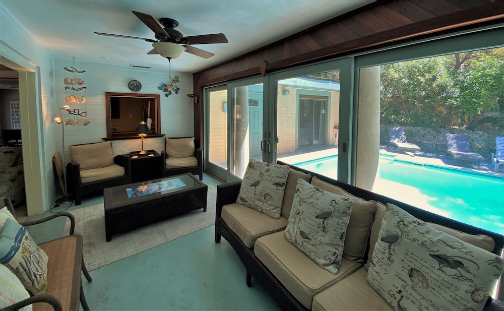 Kisses Cottage 4 Bedroom Home view 5