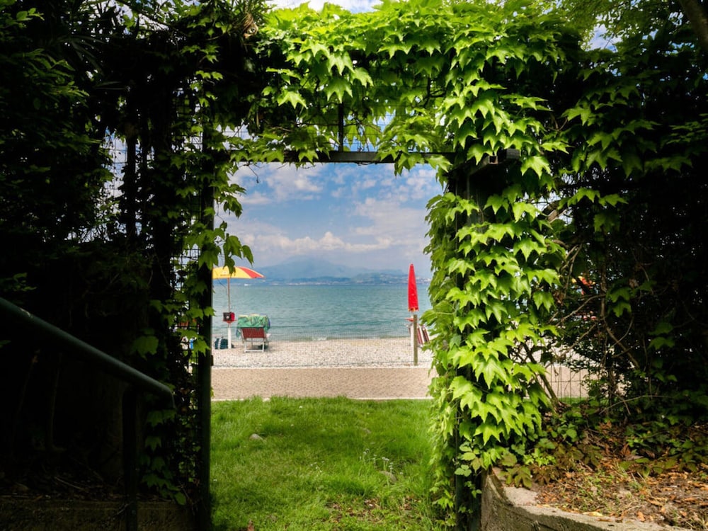 Directly on the Lake - Casa San Benedetto view 4
