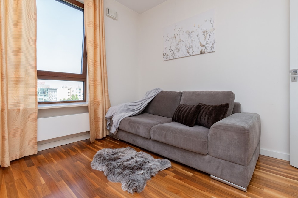 LUX Warsaw Apartment by Renters view 5
