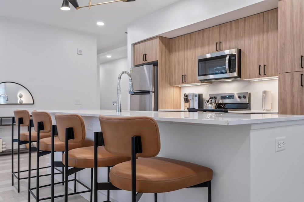 The Continental, powered by Placemakr - Downtown - Market Square