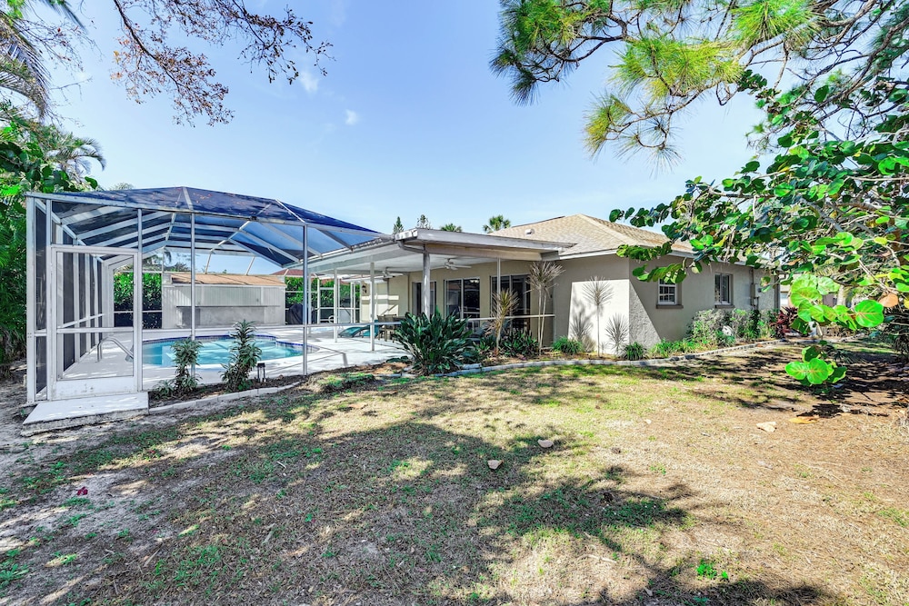 Hot Tub & Heated Pool: Bonita Springs Getaway!
