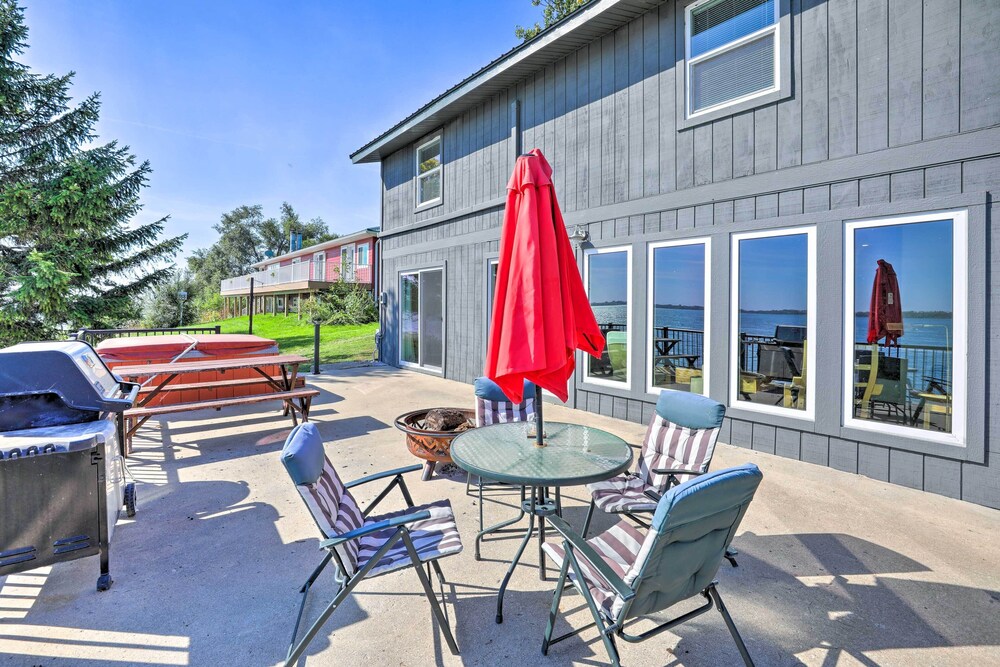 Updated Cabin With Hot Tub: Walk to Boat Ramp! - Property Image 7