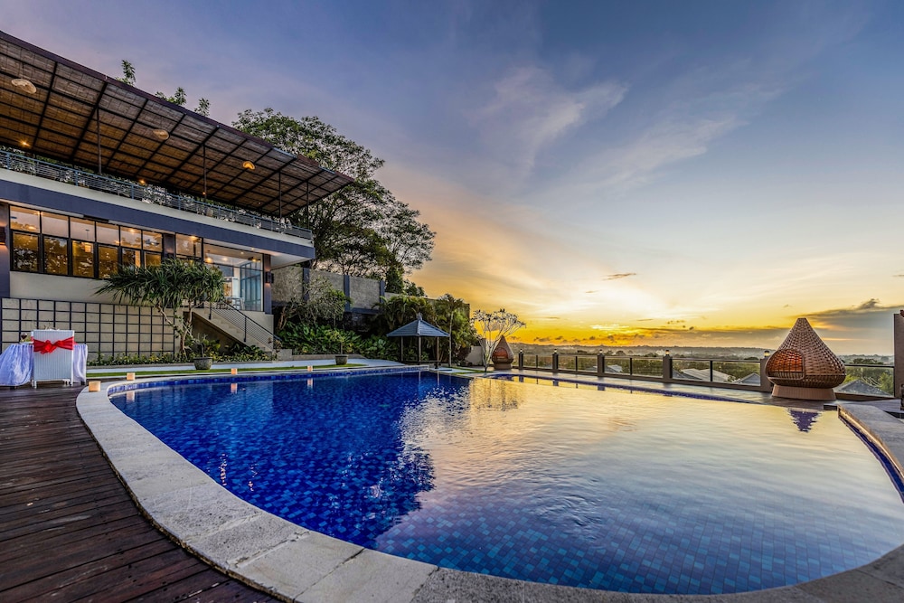 Luxotic Private Villa and Resort