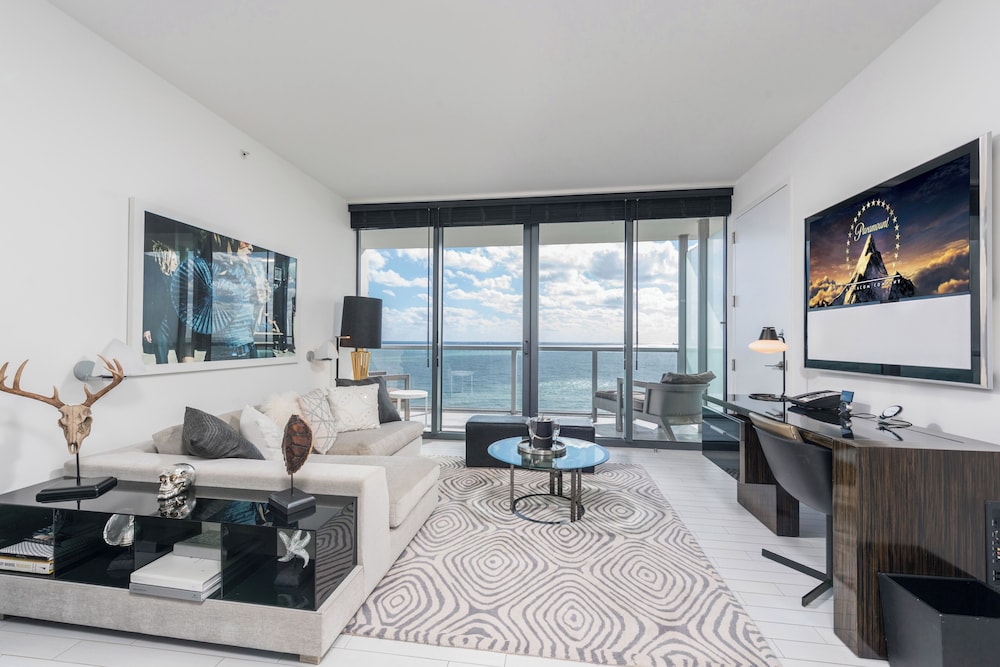 Luxury Vacation Rentals in South Beach by LRMB