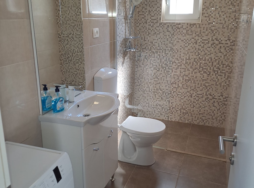 Nane Garden House With Heated Pool