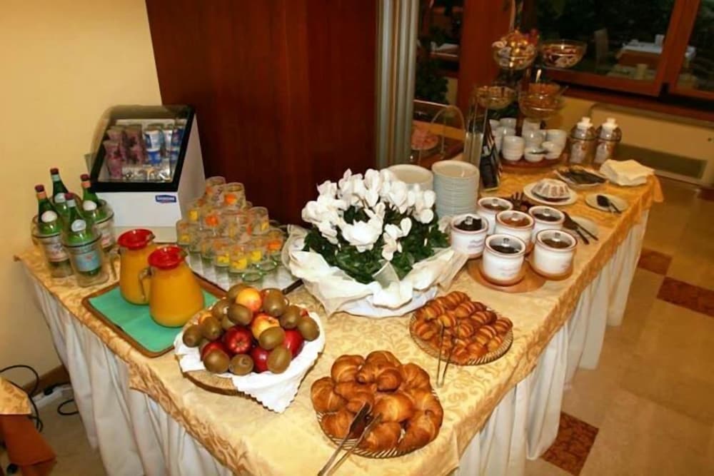 Photo 32