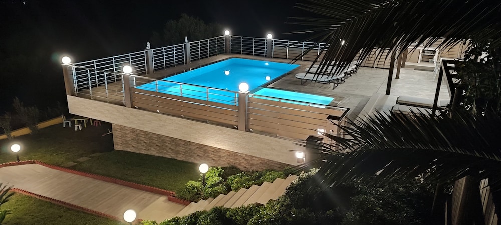 Aracelia Villas with private pools
