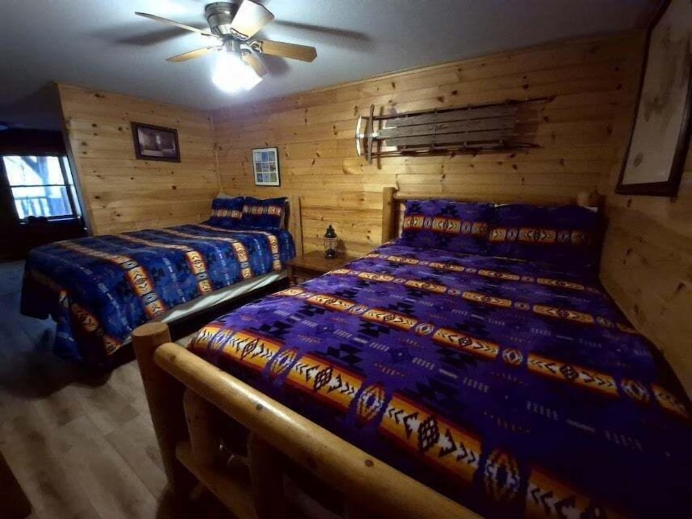 Reservation 2 Bedroom Cabin