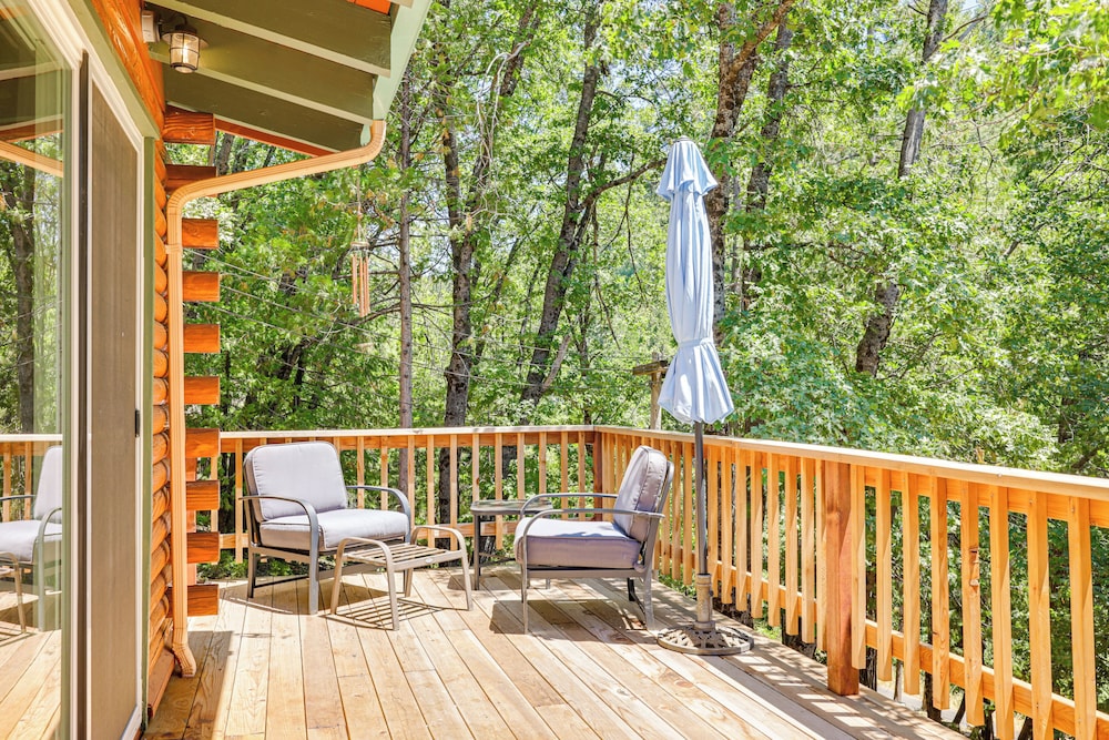 Community Lake Access: Peaceful Cabin in Sonora!
