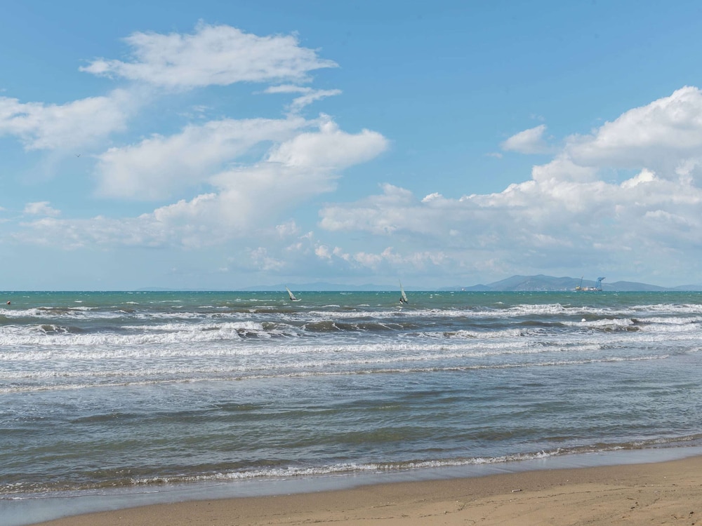 Lovely Holiday Home in Giannella near Beach view 4