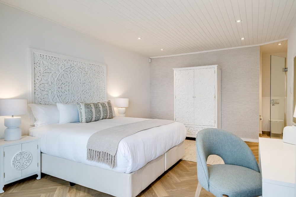 Idyllic Camps Bay Villa w 2 Pools Buddha Retreat