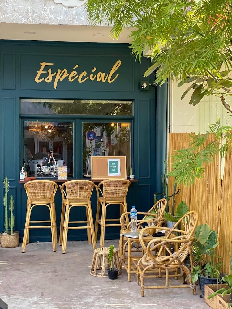 Petit Espace Hostel
