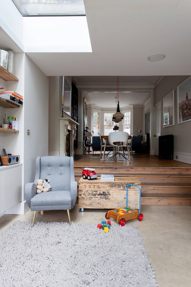 Ardilaun Road by Onefinestay