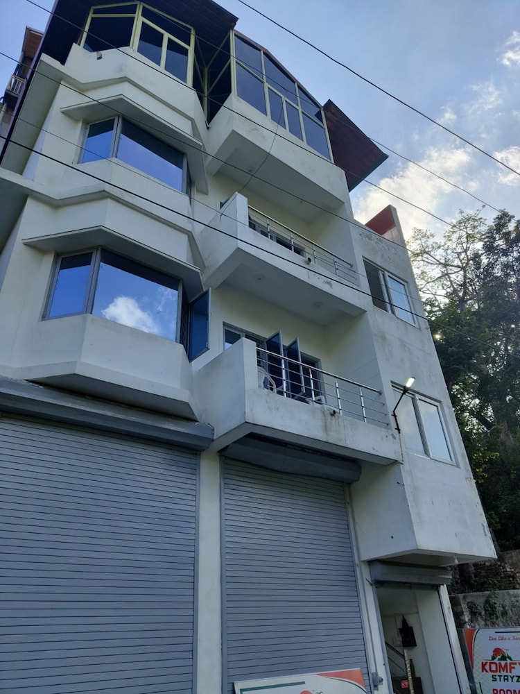 Goroomgo Komfy Stayz Dehradun