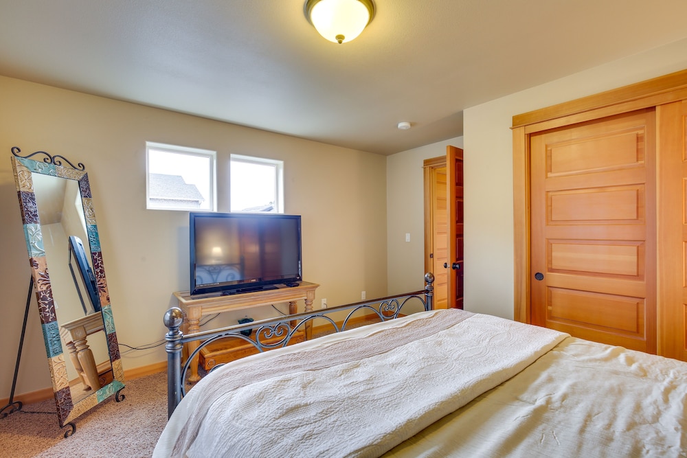 Springfield Home w/ Yard ~ 9 Mi to Downtown Eugene view 3