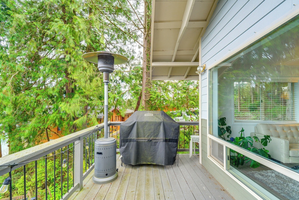 Balcony w/ Bay Views: Family Gem in Port Townsend