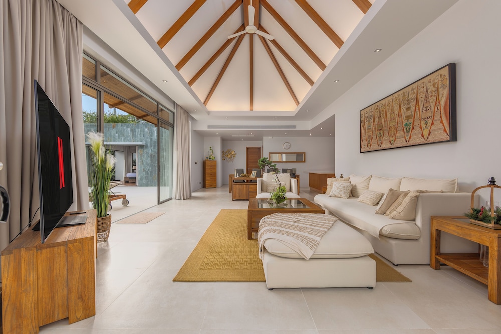 3BR Pool Villa Mana at Anchan Tropicana