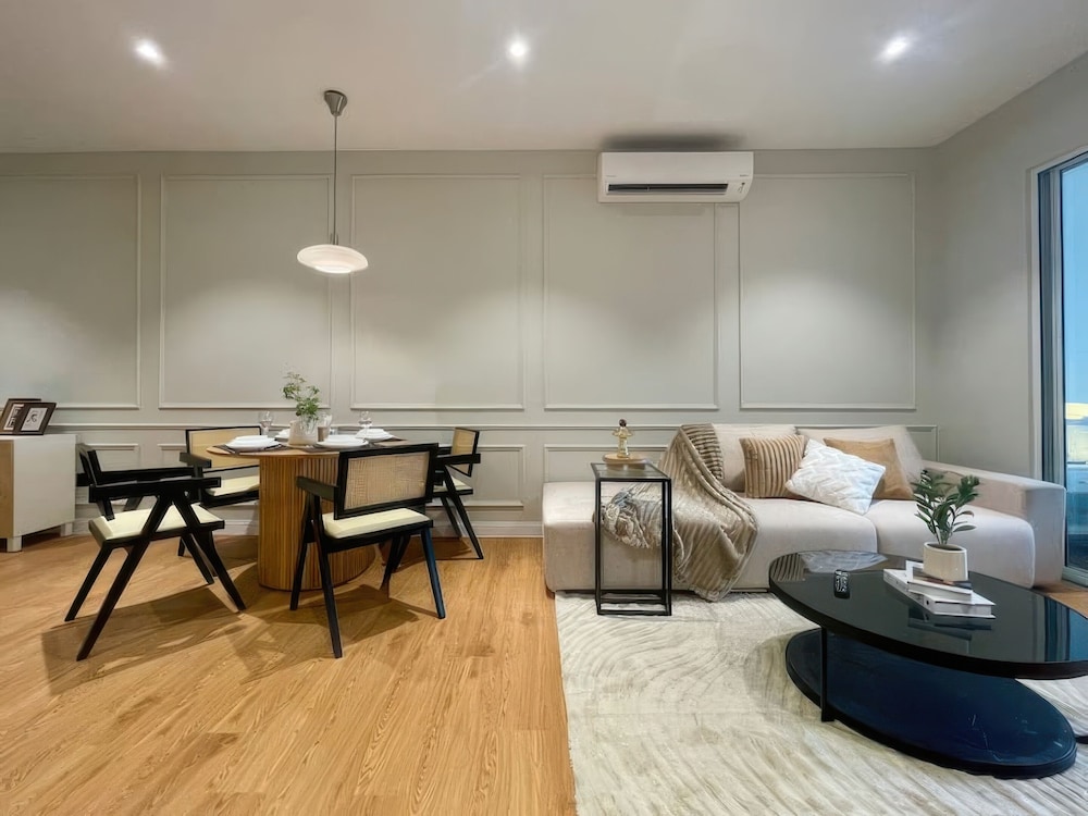 Platinum Quill Apartments Residences