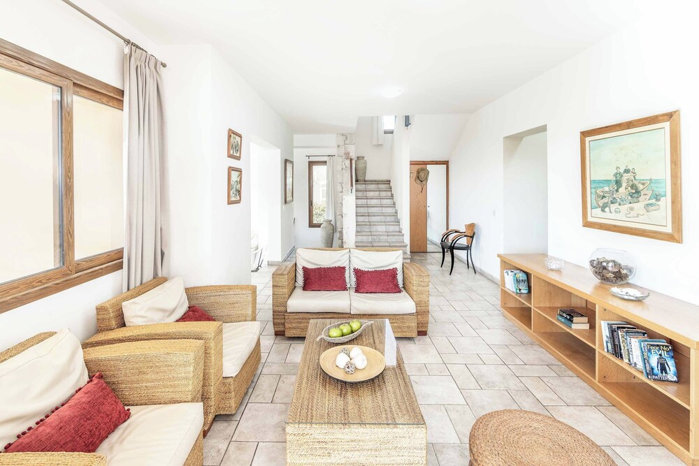 Apollon Zeus Villa