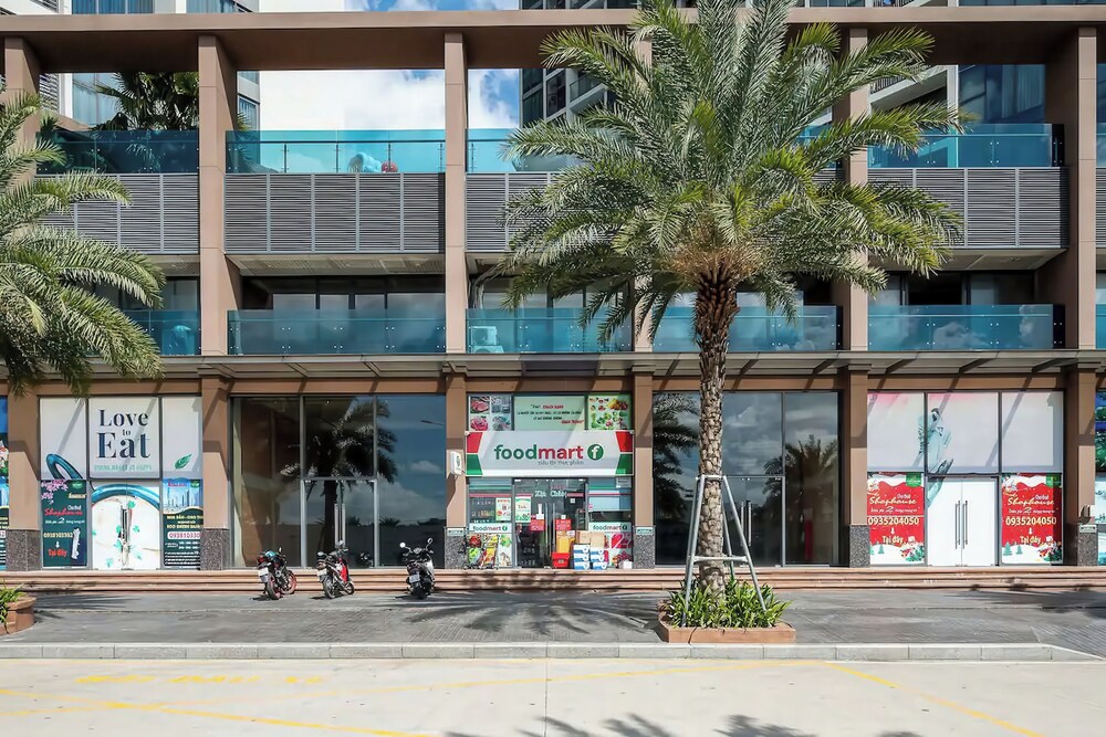 Eco Green Saigon - Free Gym & Pool