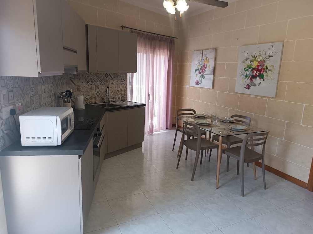 Sea and Country View 1st Floor Apartment