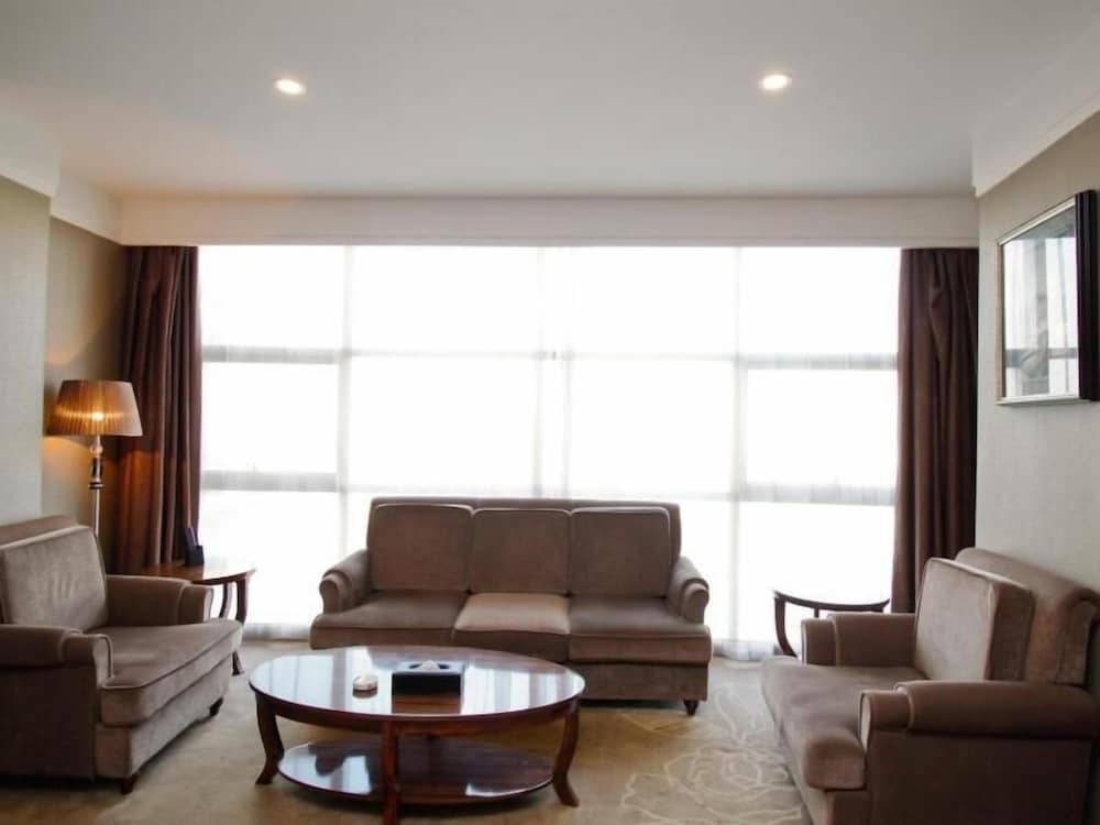 GreenTree Huainan Tianjiaan Square Guangchang road Hotel
