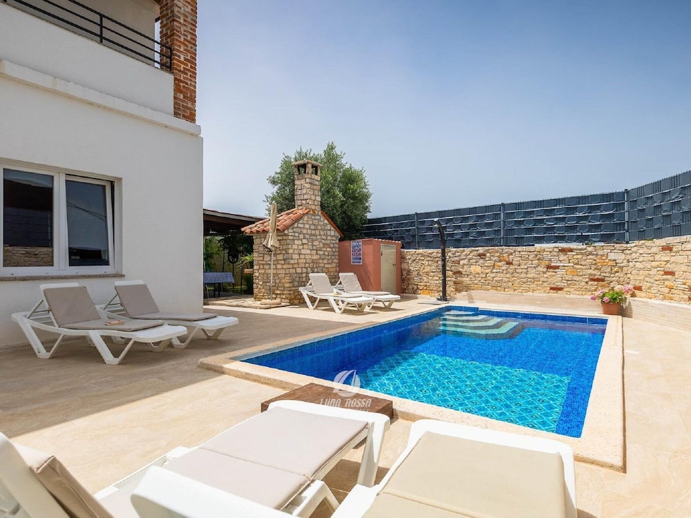 Comfortable House With Private Swimming Pool