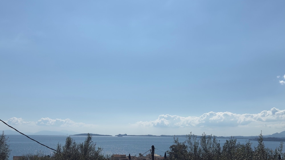 Olga's Sea View Studios -500m from Ipsos