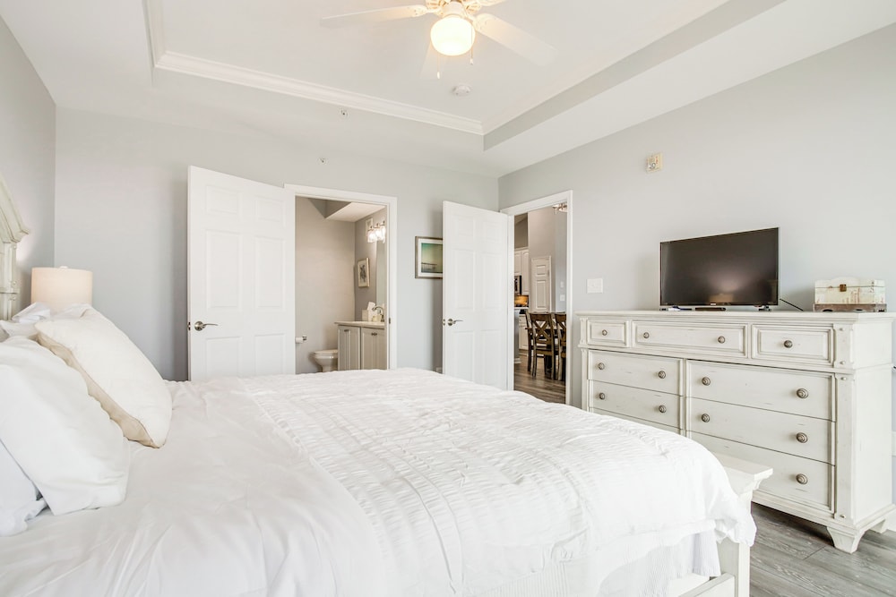 Ocean City Condo w/ Pool & Private Beach Access