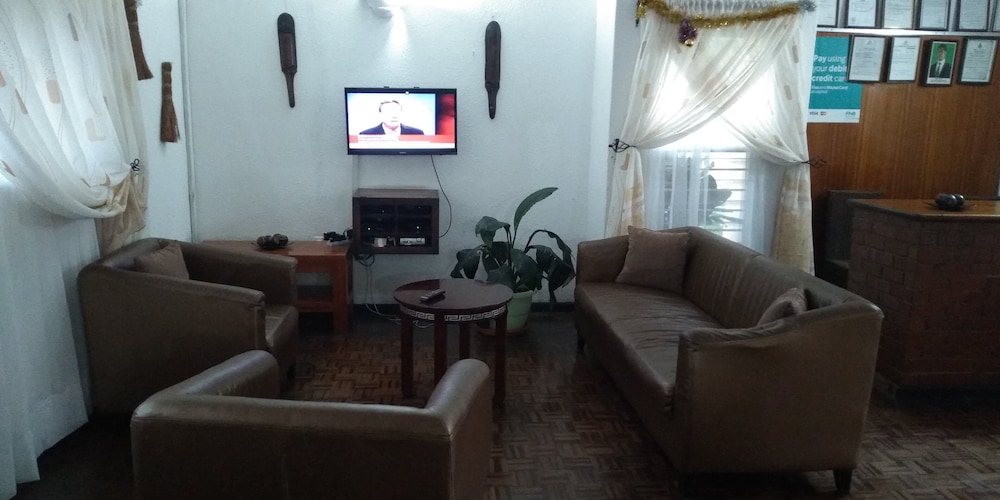 Kuku Royal Lodge