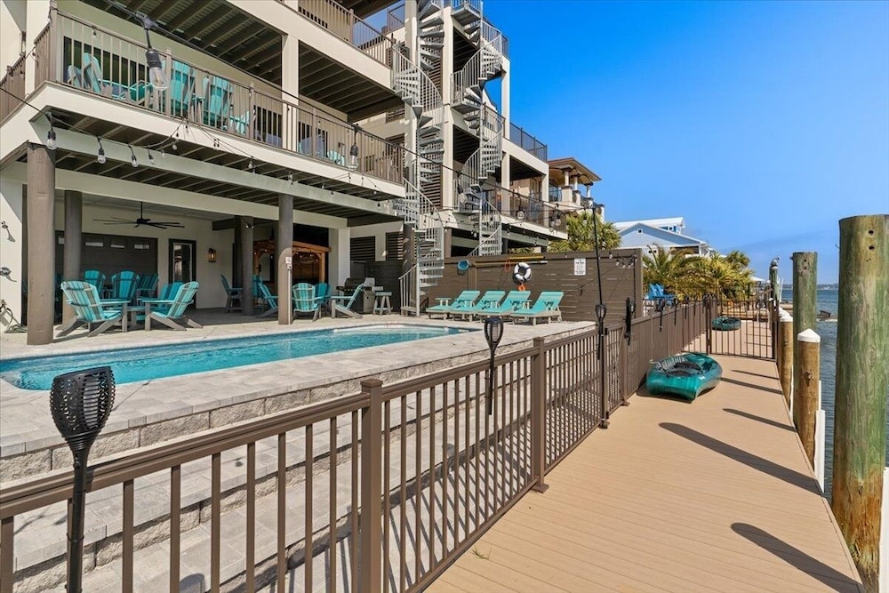 Delta Dawn 6 Bedroom Home