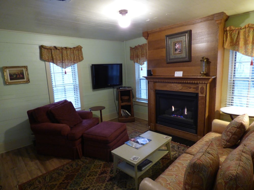 Lookout Cottages