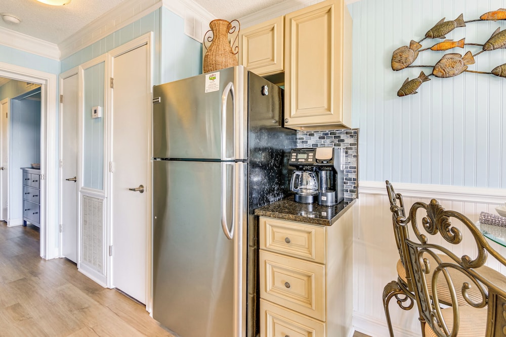Pool & Folly Field Beach Access! HHI Resort Condo