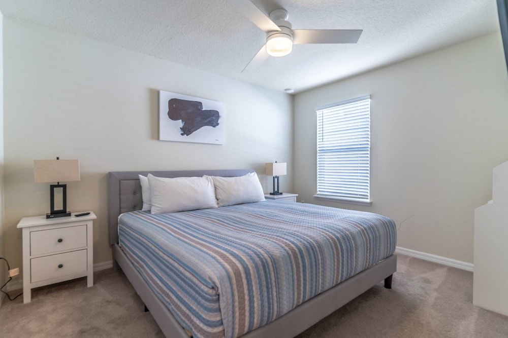 3285 Windsor Island