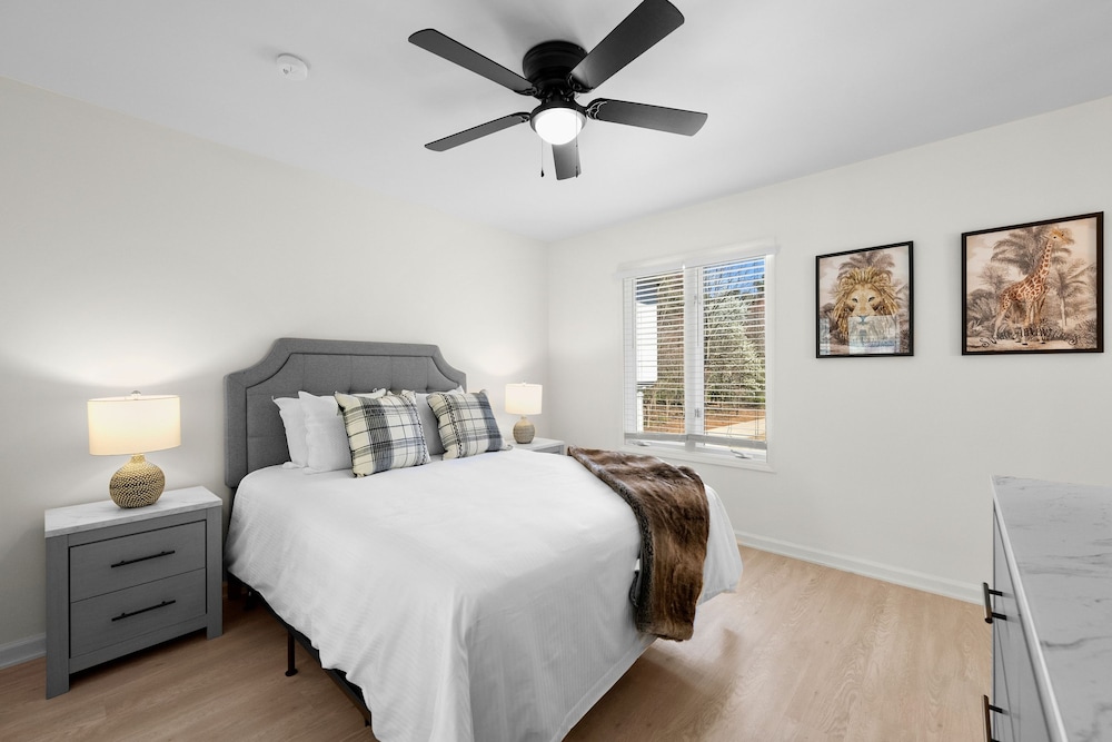 Knotty Pines by Avantstay Lake Views Renovated