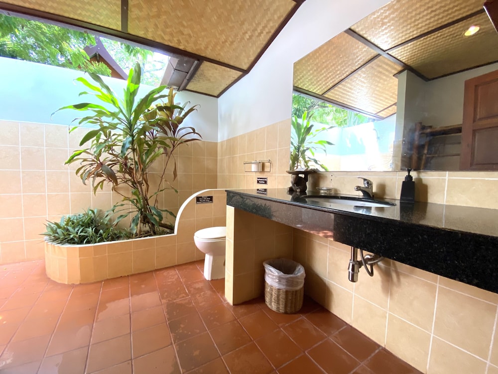Friendship Beach Resort & Atmanjai Wellness Spa