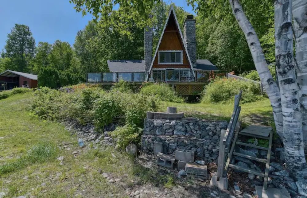The Bison - Waterfront A-frame With Private Dock