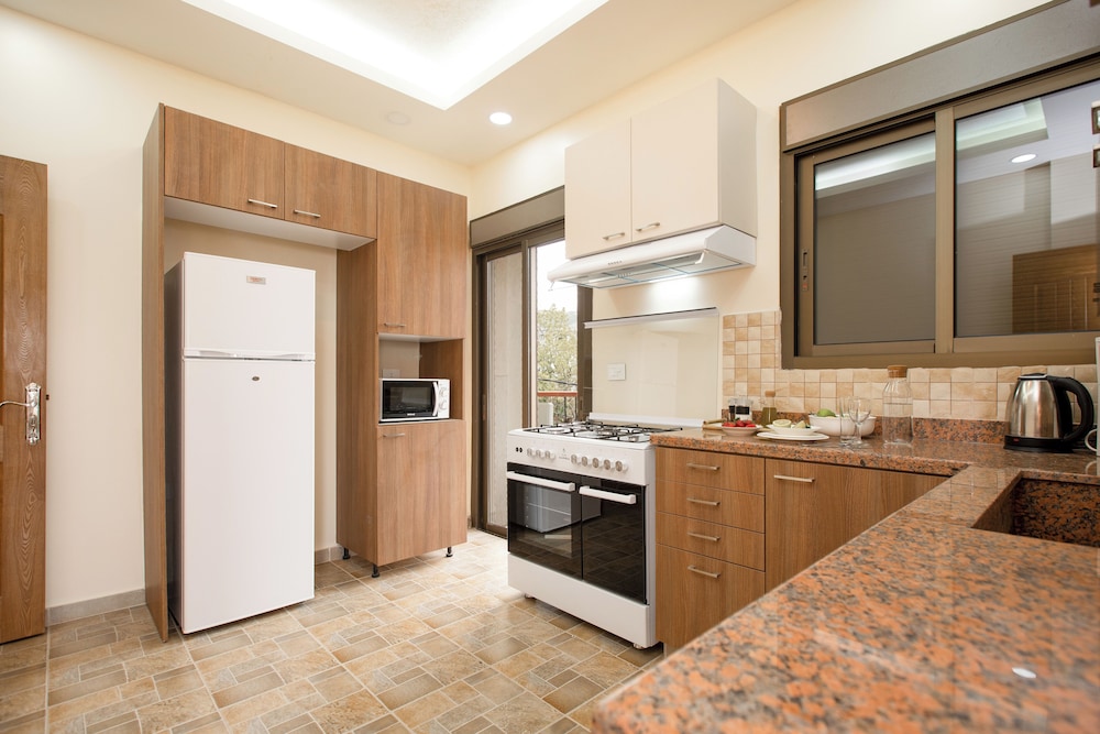 Akl - Chic Apts & Balconies in Batroun