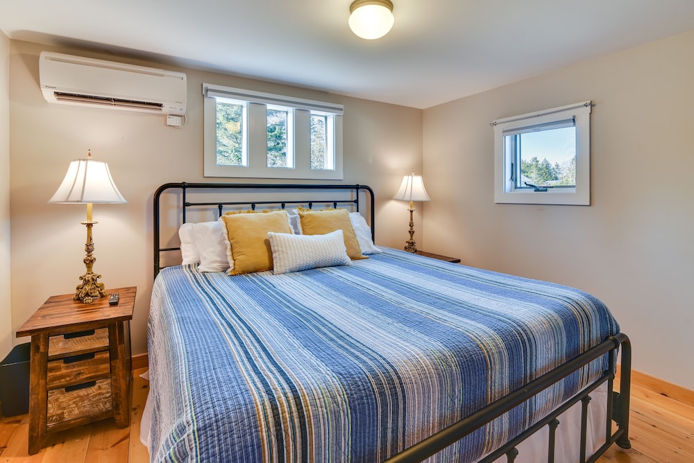Oceanside Bass Harbor Home w/ Peaceful Deck! view 4