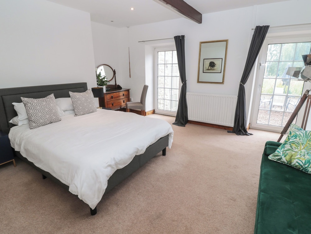 Honeysuckle Cottage