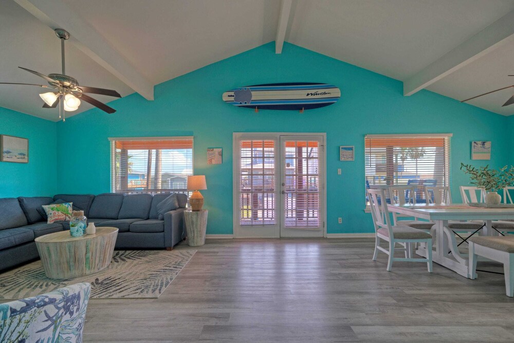 Coastal Retreat w/ Pool, BBQ & Sunset Views Beers and Sunshine by Avantstay