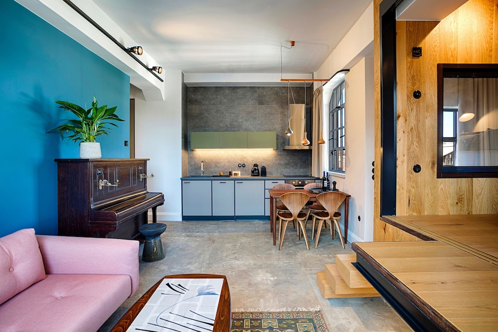 The Foundry Suites