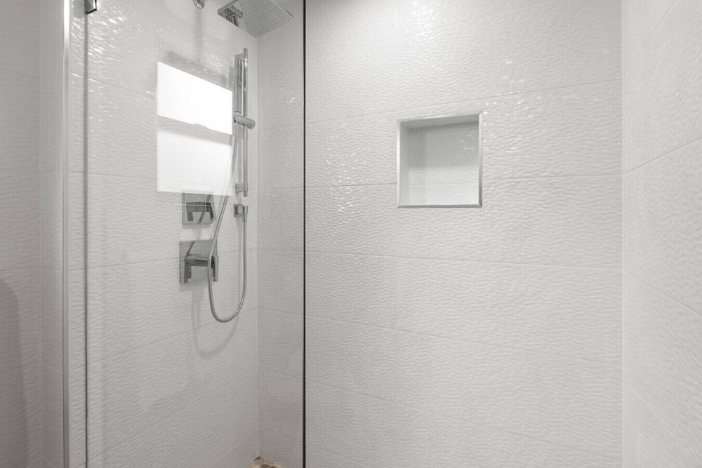 New Remodel Ocean View Pool 75 TV Sleeps 6