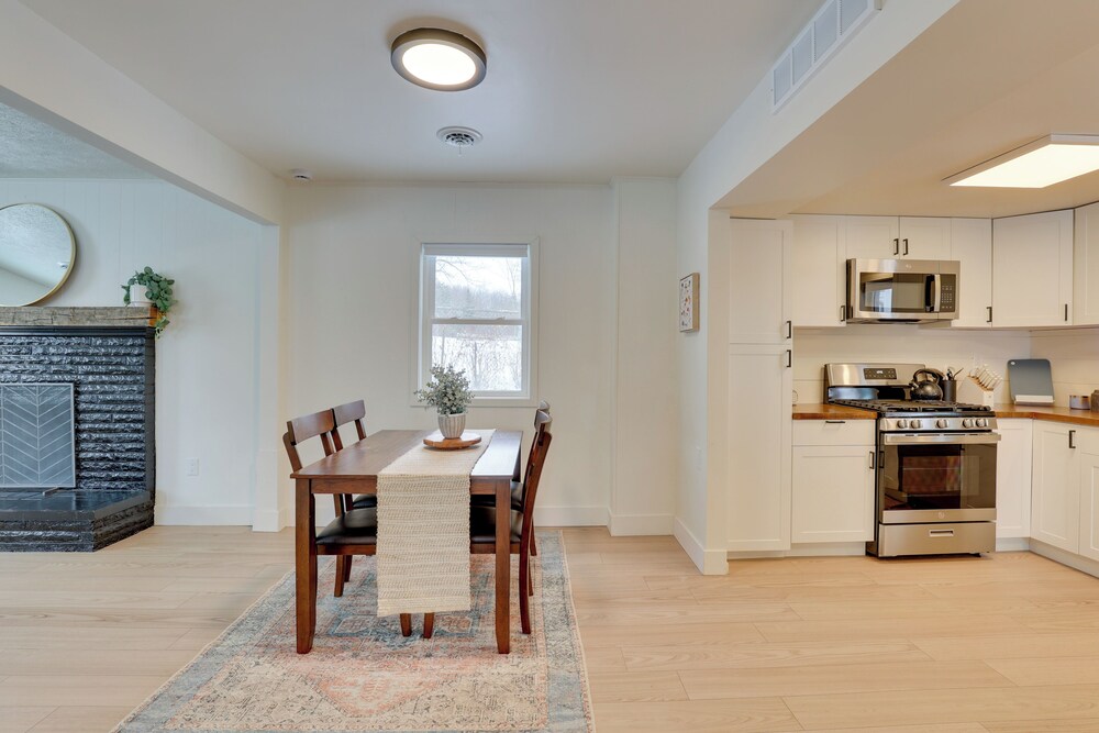 3 Mi to Dtwn & Ysu: Updated Youngstown Home, photo 22
