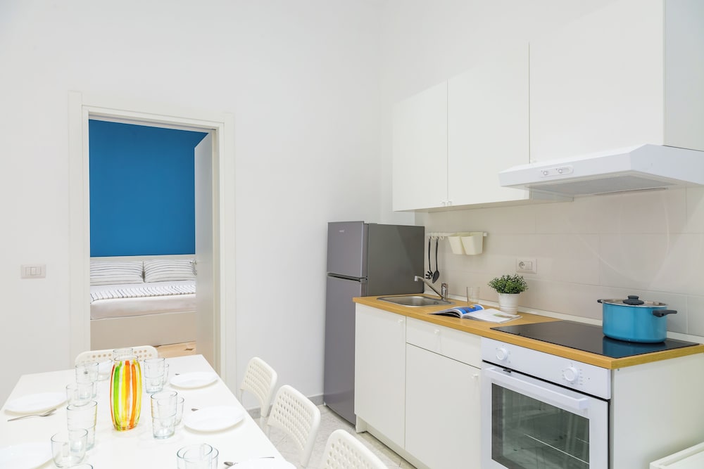 White&Blue Apartment at Sanità by Wonderful Italy