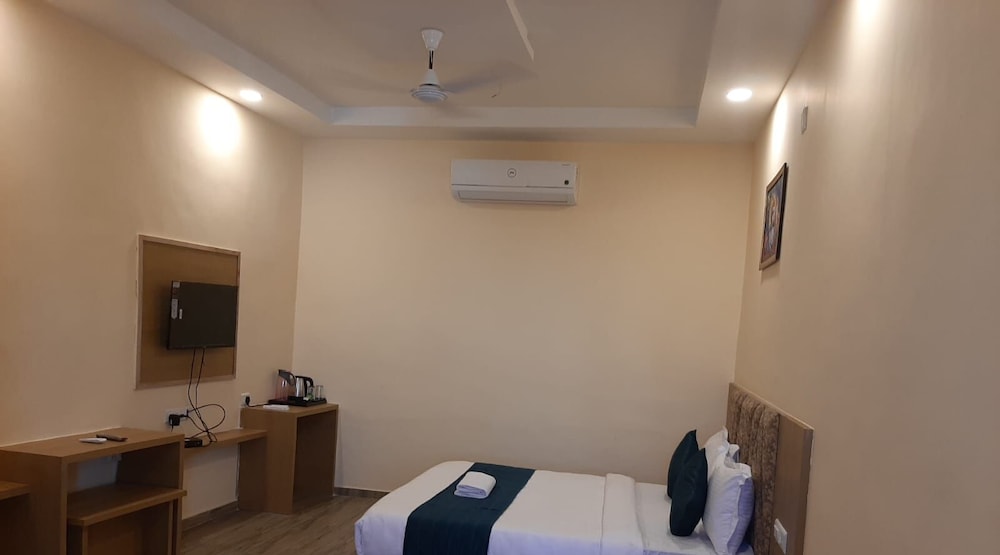Hotel Fun Park Sanand view 5