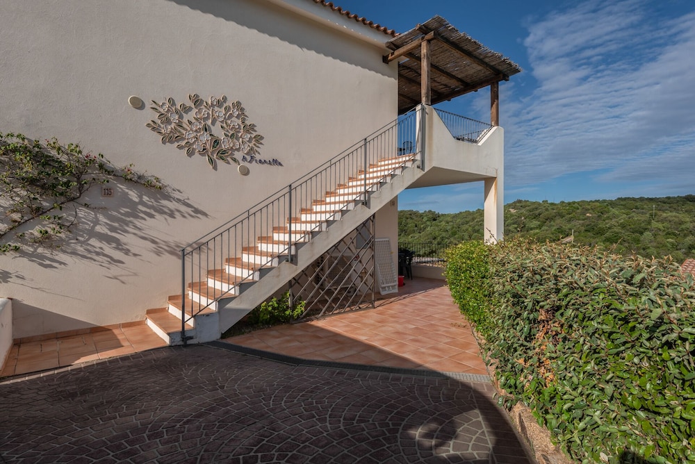 Baia Bianca Apartments Sardinia