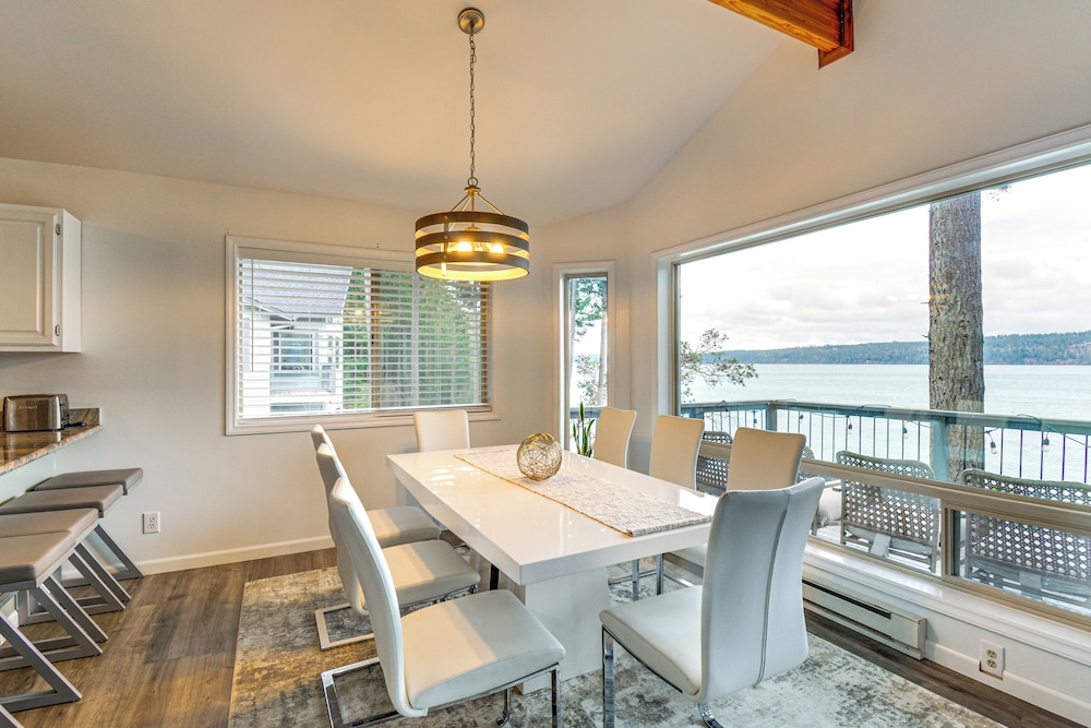 Balcony w/ Bay Views: Family Gem in Port Townsend